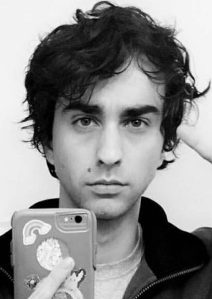 Alex Wolff photo