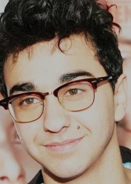 Alex Wolff photo