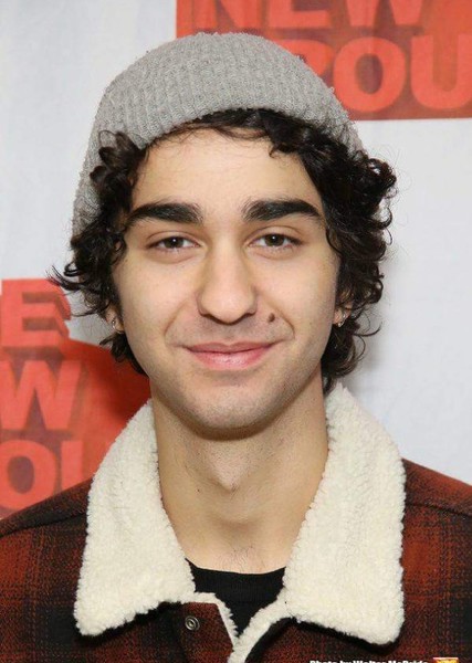 Alex Wolff photo