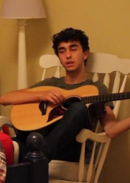 Alex Wolff photo