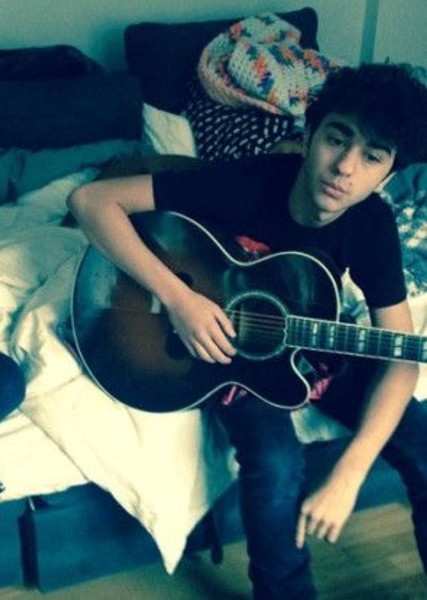 Alex Wolff photo