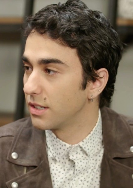 Alex Wolff photo