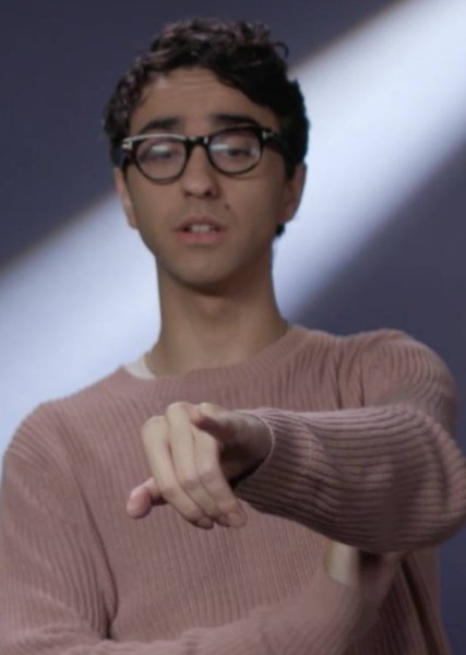 Alex Wolff photo