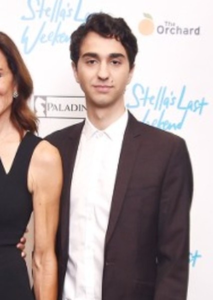 Alex Wolff photo