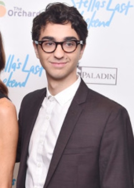 Alex Wolff photo