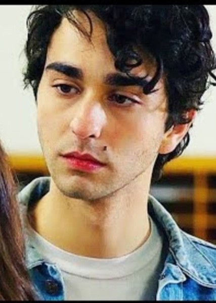 Alex Wolff photo