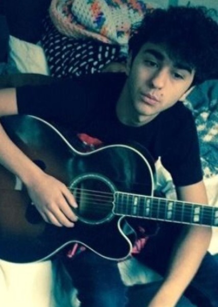 Alex Wolff photo