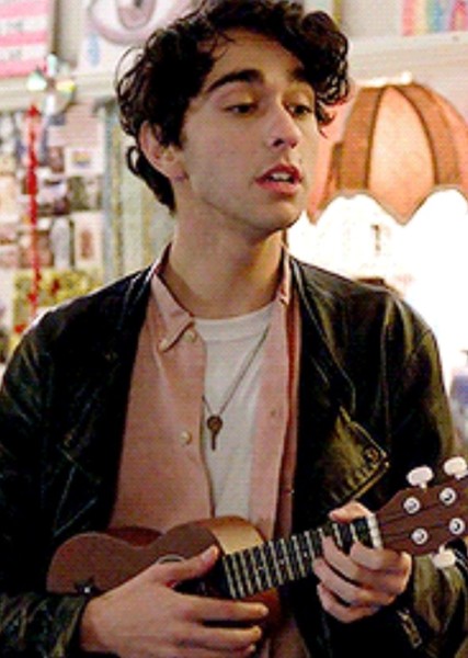 Alex Wolff photo
