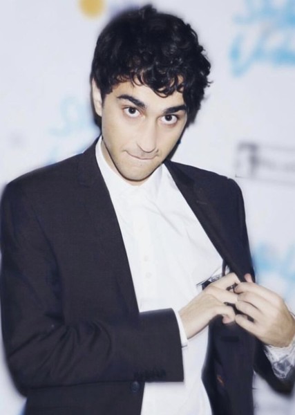 Alex Wolff photo