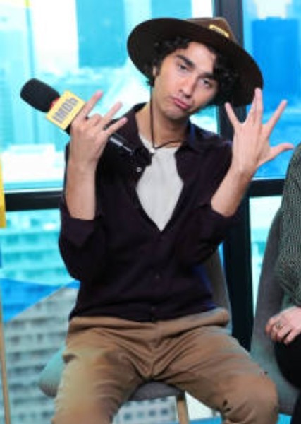 Alex Wolff photo