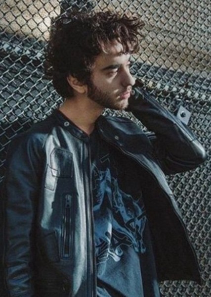 Alex Wolff photo