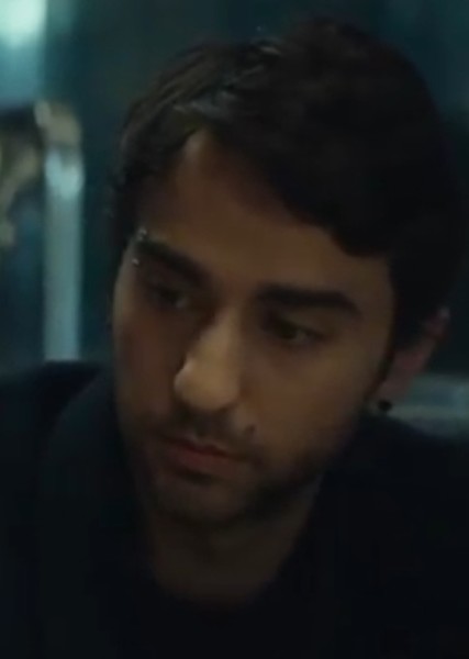 Alex Wolff photo