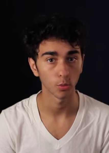 Alex Wolff photo