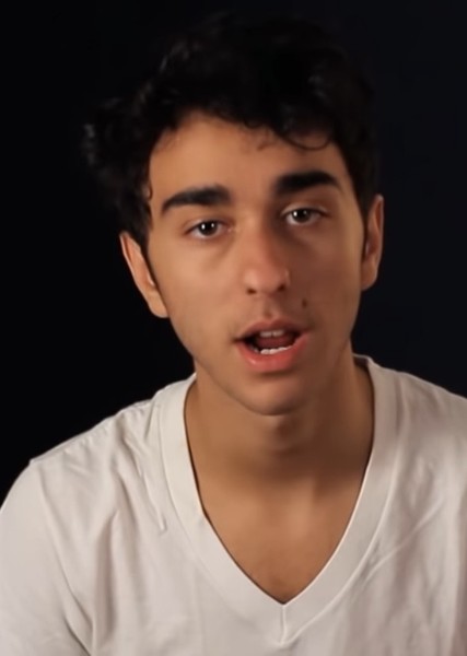 Alex Wolff photo