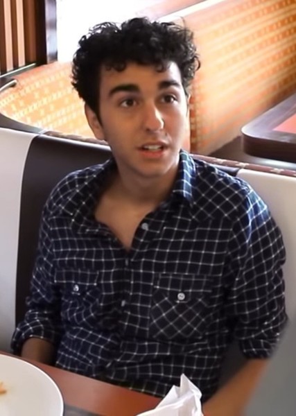 Alex Wolff photo