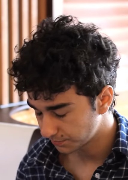 Alex Wolff photo
