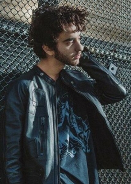 Alex Wolff photo