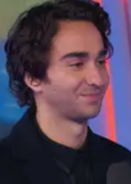 Alex Wolff photo