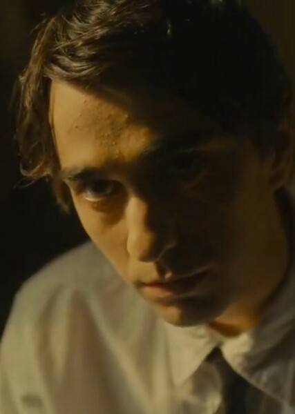 Alex Wolff photo