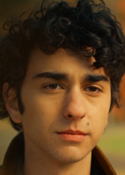Alex Wolff photo