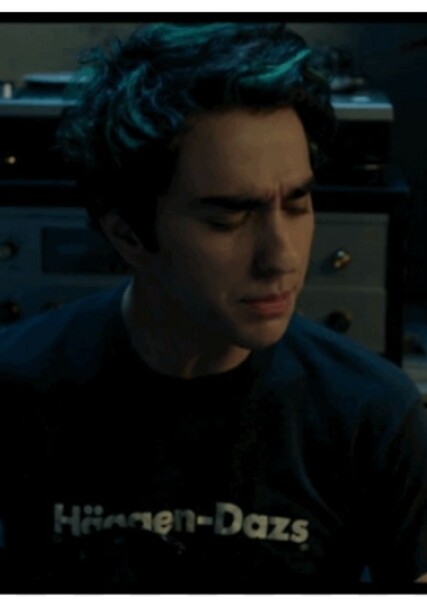 Alex Wolff photo