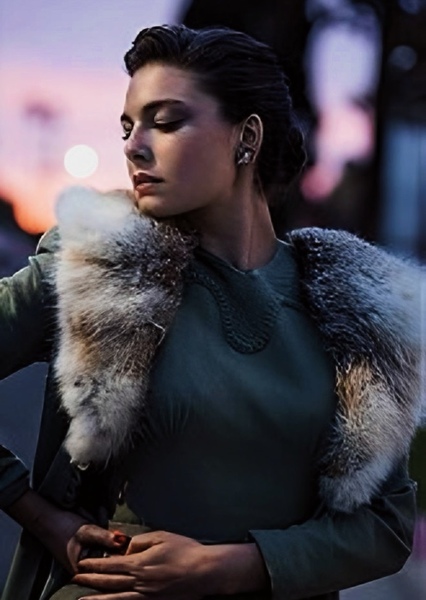 Alexa Davalos photo