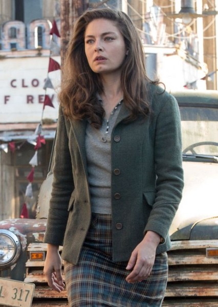 Alexa Davalos photo