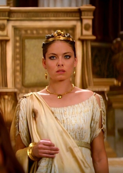 Alexa Davalos photo
