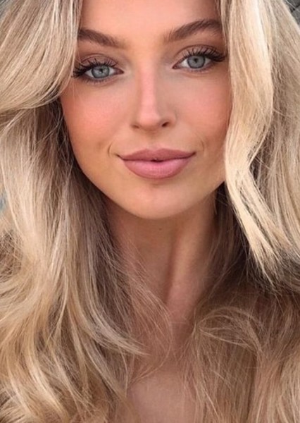 Alexa Pollock photo