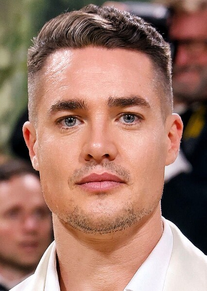 Alexander Dreymon photo