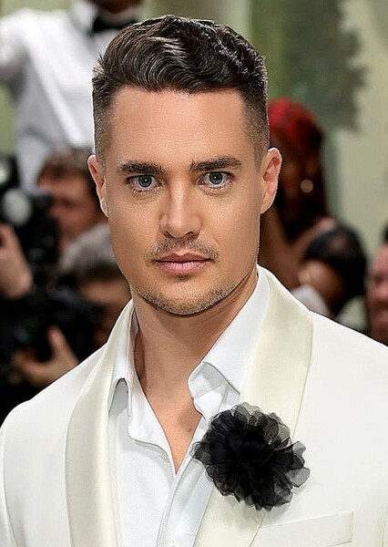 Alexander Dreymon photo