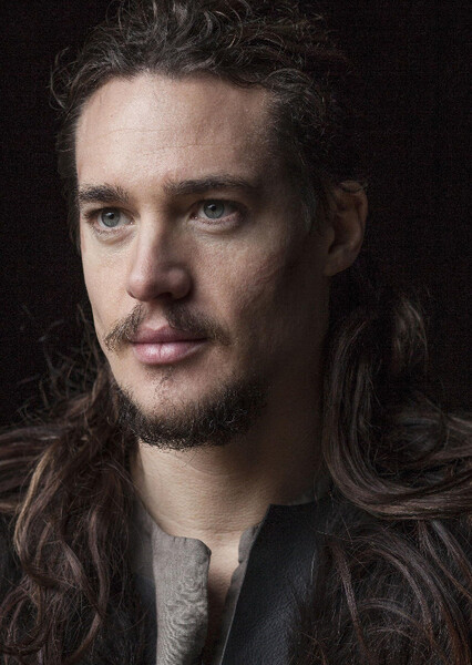 Alexander Dreymon photo