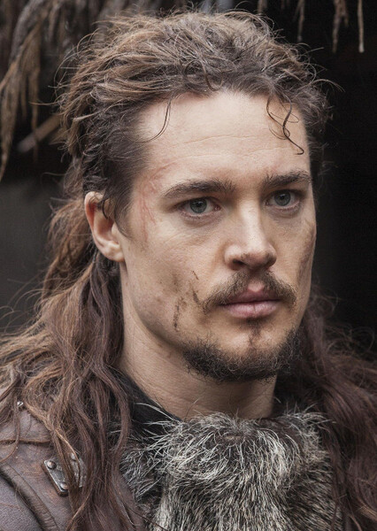 Alexander Dreymon photo