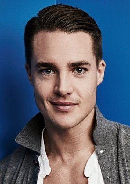 Alexander Dreymon photo
