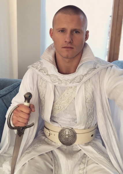 Alexander Ludwig photo