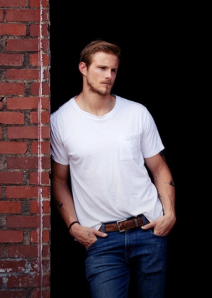 Alexander Ludwig photo