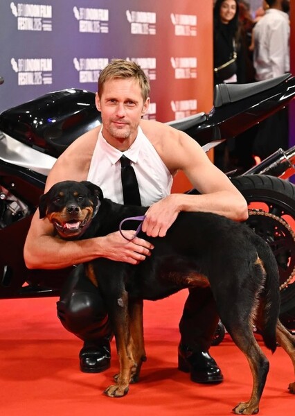 Alexander Skarsgård photo