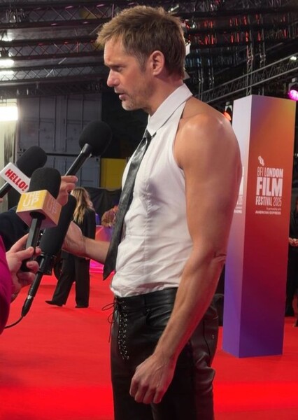 Alexander Skarsgård photo