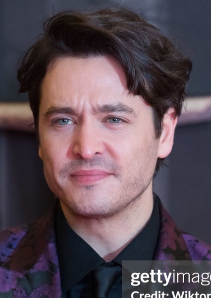 Alexander Vlahos photo