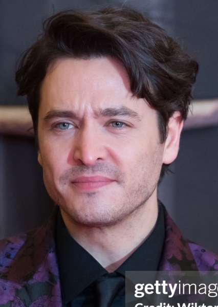 Alexander Vlahos photo