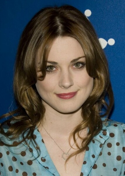 Alexandra Breckenridge photo
