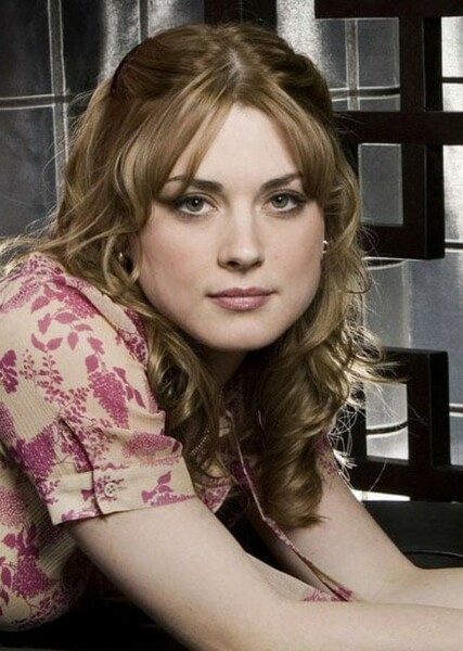 Alexandra Breckenridge photo