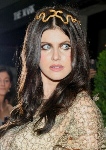 Alexandra Daddario photo