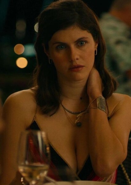 Alexandra Daddario photo