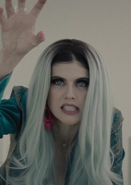 Alexandra Daddario photo