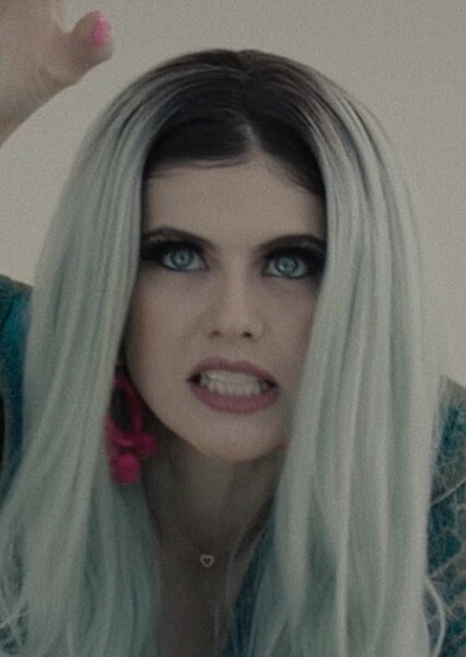 Alexandra Daddario photo