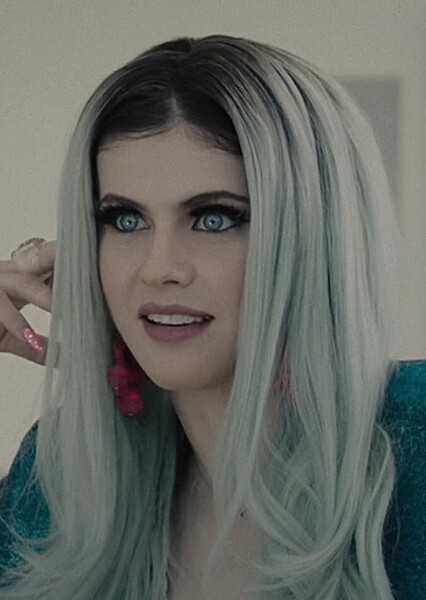 Alexandra Daddario photo