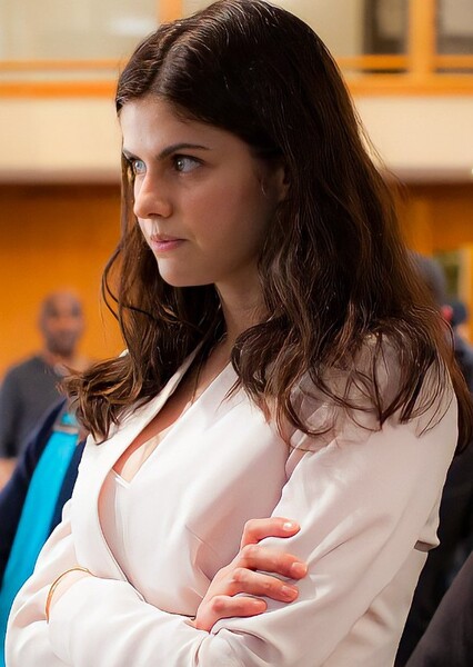 Alexandra Daddario photo