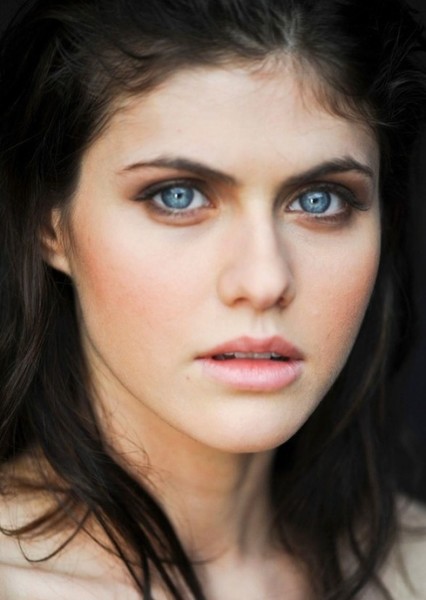 Alexandra Daddario photo