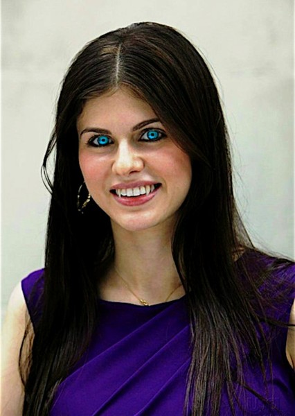 Alexandra Daddario photo